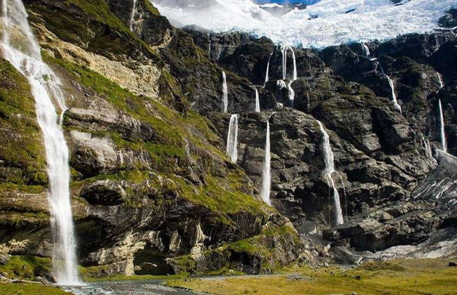 Milford Sound und Middle Earth Wasserfälle Heli Hike Tour - Foto 5