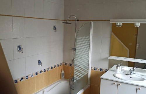 Petite maison de bourg proche A84 - Foto 5