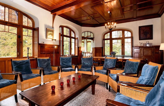 Beautiful Castle in Spa wit Garden - Photo 1