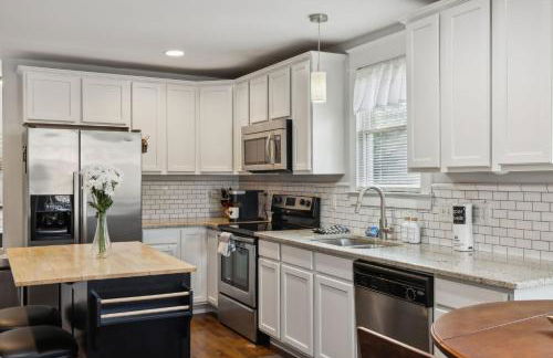 East Nashville Sweetie Near to Downtown 2 Bed 2 Bath with Fenced Yard 30 or more Days by SkyRun Nashville - Foto 49