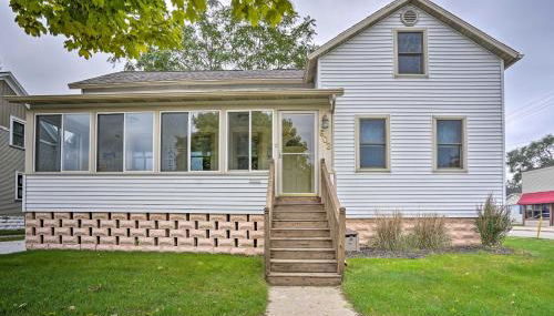 All-Season Grand Haven Getaway with Deck! - Foto 2