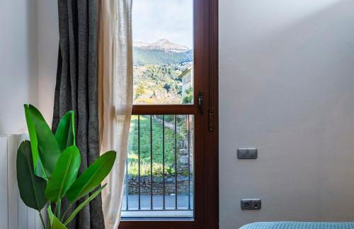 El Nido del Pirineo Estilo y Calidez en Villanúa - Foto 33