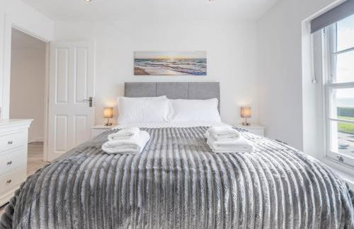 4-Bedroom Seafront House in Southend Sea Views - Pass the Keys - Foto 25