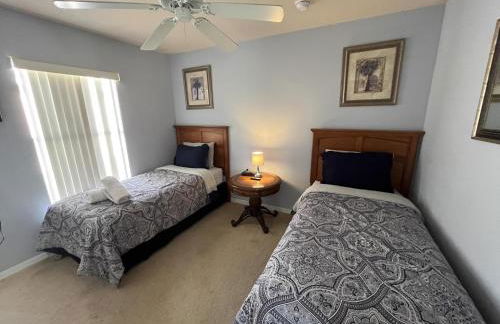 Cosy 4 Bed Villa Overlooking A Lake - Foto 24