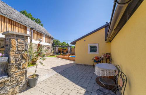 Old house Rustica with pool, jacuzzi and tavern - Valincic - Foto 67