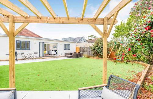 Luxe Ocean+playroom+Seascape - Photo 10