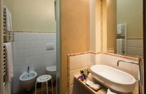 Villa w/ Wine Tours Near Beach - Photo 52