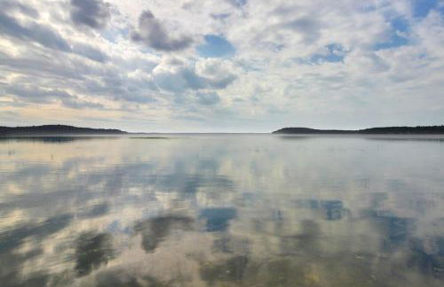 Rustic Lakefront Cabin with Dock and Fire Pit - Foto 31