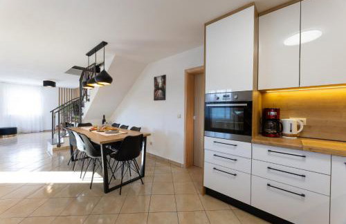 Beautiful Holiday Home "Villa Luka" - Foto 36