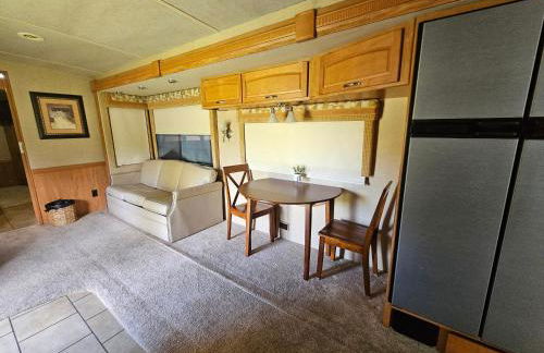 Majestic Quick Stop RV on Farm - Photo 3