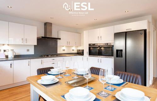 Large Modern 4 Bedroom House in Uttoxeter, Near Alton Towers, Great for Families - Foto 34