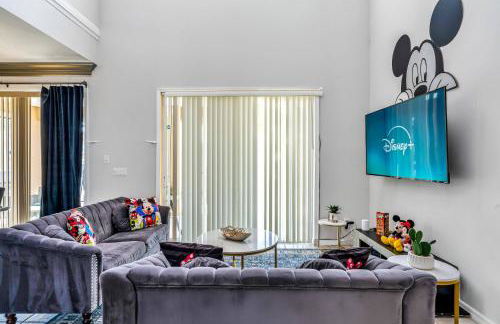 Spacious 7BR Retreat w Pool Game Room - Foto 22