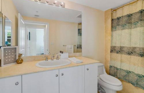 1 BR King- Rooftop Pool close to beach Casa Costa - Foto 18