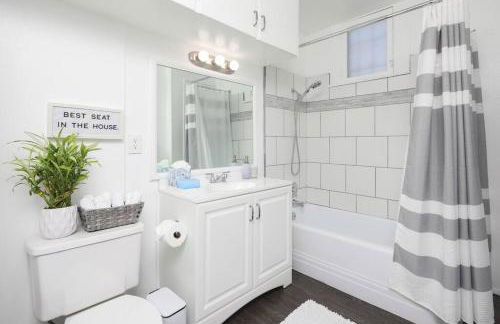 3 Bedroom 2 Bath House with Parking - 10 Guests - Foto 23