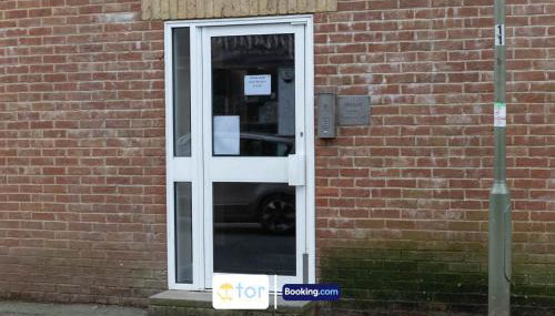 Large 2 Bedroom Apartment By The One Retreats Short Lets & Serviced Accommodation Horley Close To Gatwick Airport - Foto 3