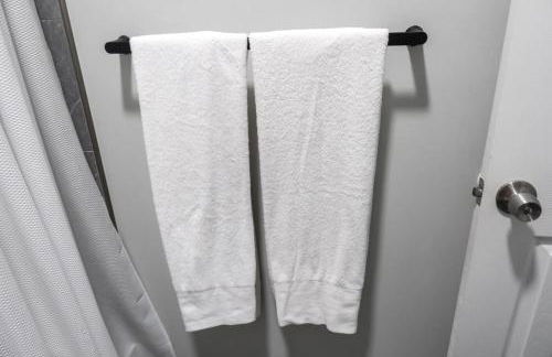 8BR 4BA Home Near NYC -Sleeps 16 - Foto 56