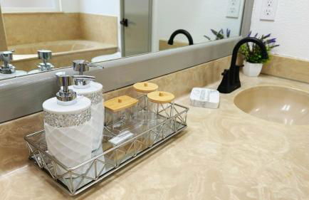 Relax Modern 3BR 2Bath - NW Austin, Sleeps 10 - Photo 24