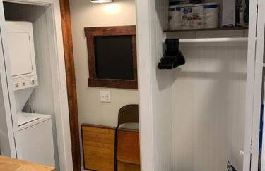 Refined Studio New Construction 1 Mile From Town - Foto 10