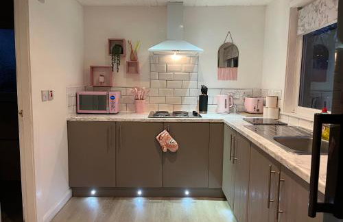 The Cabin with optional Hot Tub Projector DEPOSIT REQUIRED FOR PROJECTOR - Foto 10