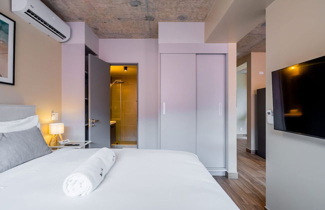 w Majestic 1BR w Great Pool in Centriqo - Foto 24