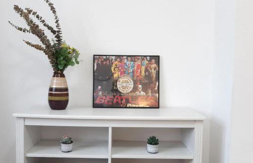 Free Parking Spacious Home - Photo 25