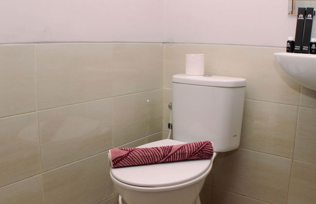 Stunning And Comfy Studio Apartment Transpark Juanda - Photo 14