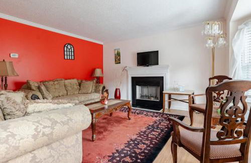 Great 4BR Home Near Emerald Pointe & Downtown - Foto 6