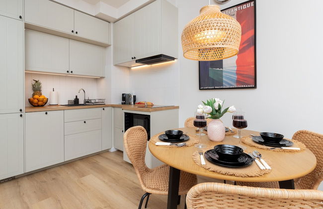 Rustic Style Apartment by Renters - Photo 8