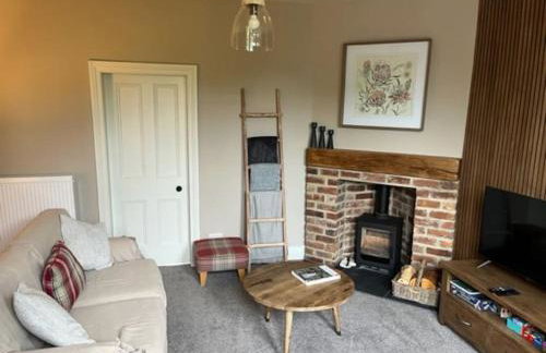 The Blue Cottage with luxurious Super King bed - Photo 6