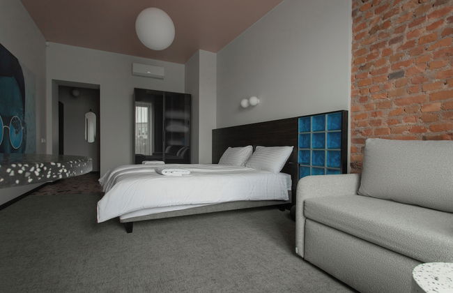 Resume Apartments - Photo 13