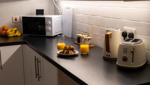 Stylish Gateway-2 bedroom house -5 minutes from the beach - Foto 4