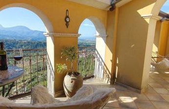 Appartamento trilocale con vista panoramica - Photo 1