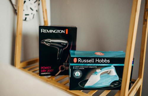 Modern Spacious Home - Parking - Sleeps 6 - minutes from the A1 & the Races - Foto 29