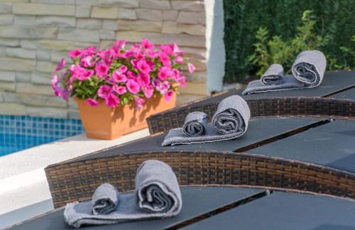 Villa Barbara-Kastela with heated pool - Foto 15