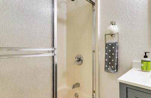 Clear Lake Living! Pet-Friendly Gem with Fenced Yard - Foto 19