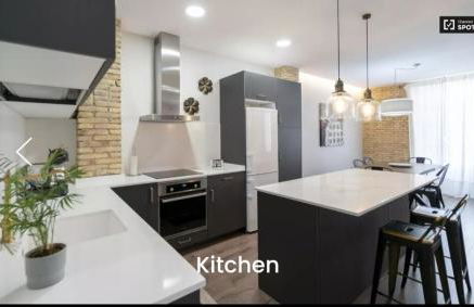 New! Designer apartment in center with fast Wi-fi - Photo 14