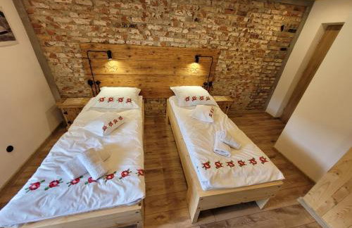 Stary Dom z Piwnicą - Foto 15