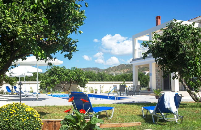 Stunning new Beach Front Villa,1st Line to the Beach, Large Pool, Wonderful Area - Foto 75