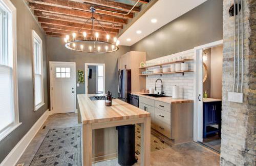 Downtown Milwaukee Area | 4BR Home | Sleeps 14 - Foto 3