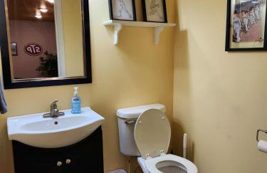 Large Cozy House Near NexusPark Air Hockey - Foto 38