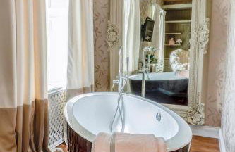 The Painted Cow - Photo 12