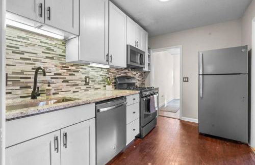 The Hideaway on Hazel- Luxury Smart Home w Hot Tub - Foto 36