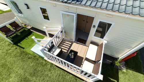 Dog Friendly Lovely Caravan 4 Berth Towyn North Wales Read full host details before booking Mon in to Fri out Fri in to Mon out Mon to Mon Fri to Fri ONLY - Foto 3, Garden view