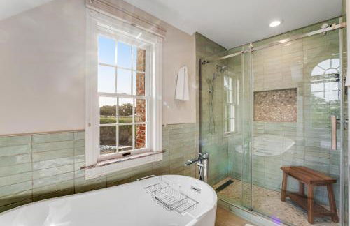 Oceantfront Estate with Luxury Kitchen & Game Room - Photo 22