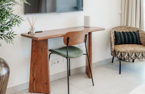 Villa Vida - Luxury Panorama Seaview Penthouse in Organic-Boho Design with Pool, Gym, Spa - Photo 20