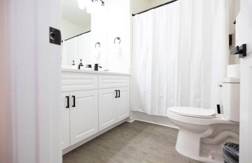 5 Min to Elon - 7 Min to Downtown - Washer and Dryer - Foto 37