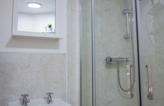 East Wing Apartment - Foto 21