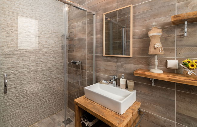 Madia Villa - Photo 10