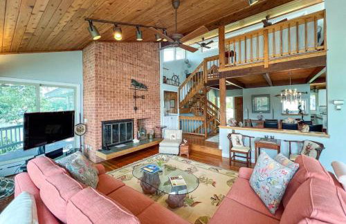 Deep Water Dock & Private Beach! Irvington Home - Photo 7