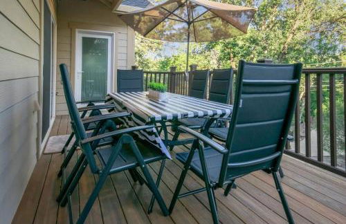 New Luxury 5BR Cabin in Pine Mountain Lake! 1 Minute to Beach! Massage Chair! Close to Yosemite! Perfect for Retreats and Escapes All Seasons! - Foto 21